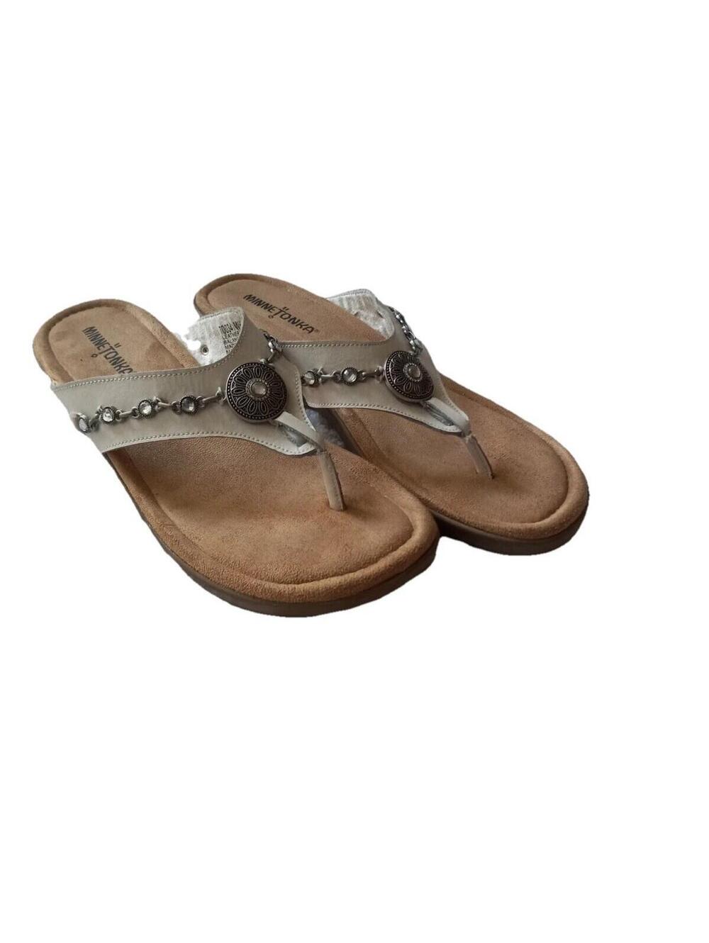 Minnetonka Sybil White Jeweled Women's Sandal Thongs  Size 9